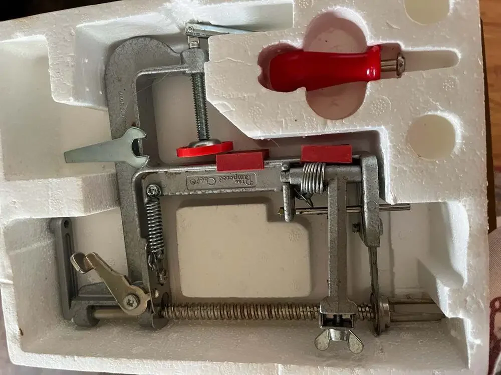 The Pampered Chef Apple Peeler/Corer/Slicer 2430 C-Clamp Mount
